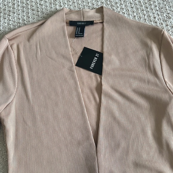 Blush deep V bodysuit - Picture 2 of 2